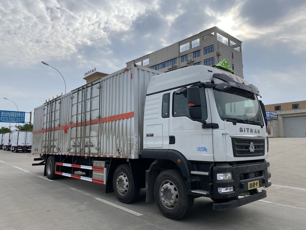 易燃液體廂式運(yùn)輸車，廂式運(yùn)輸車，楚勝汽車集團(tuán)